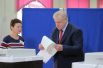 Председатель партии «Справедливая Россия» Сергей Миронов в единый день голосования на избирательном участке №73 в Москве.