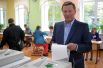 Специальный представитель президента РФ по вопросам природоохранной деятельности, экологии и транспорта Сергей Иванов в единый день голосования на избирательном участке № 90.