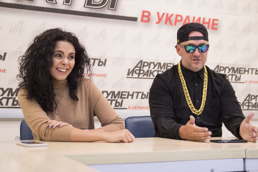 Настя ответила на вопрос о юбилейном концерте с удивлением, сказав, что не понимает почему люди считают это завершением деятельности их дуэта