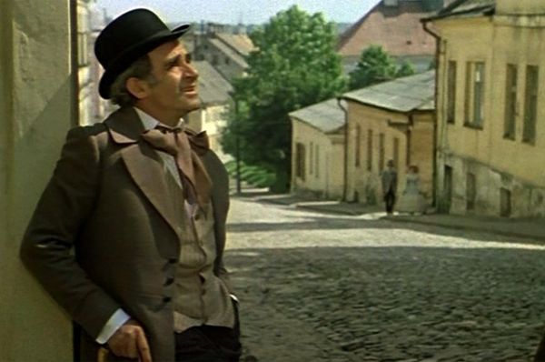 В фильме «Соломенная шляпка», 1974 год.