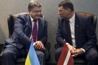 Петр Порошенко с Раймондсом Вейонисом