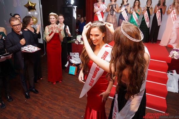 Главную же награду завоевала 33-летняя Анна Каменских – она стала «Миссис Пермь». 