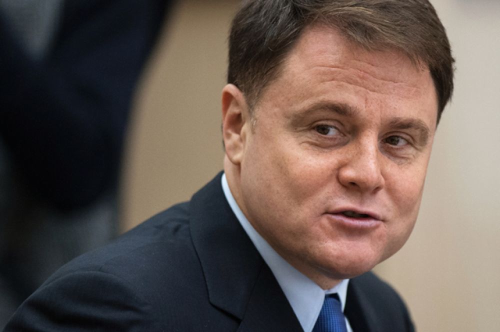 Владимир Груздев — предприниматель, бывший губернатор Тульской области. Проходил службу в СВР России в 1991–1993 годах.