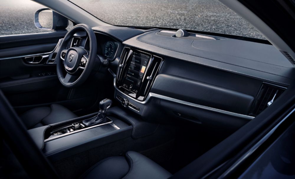 Интереьер Volvo V90 Cross Country