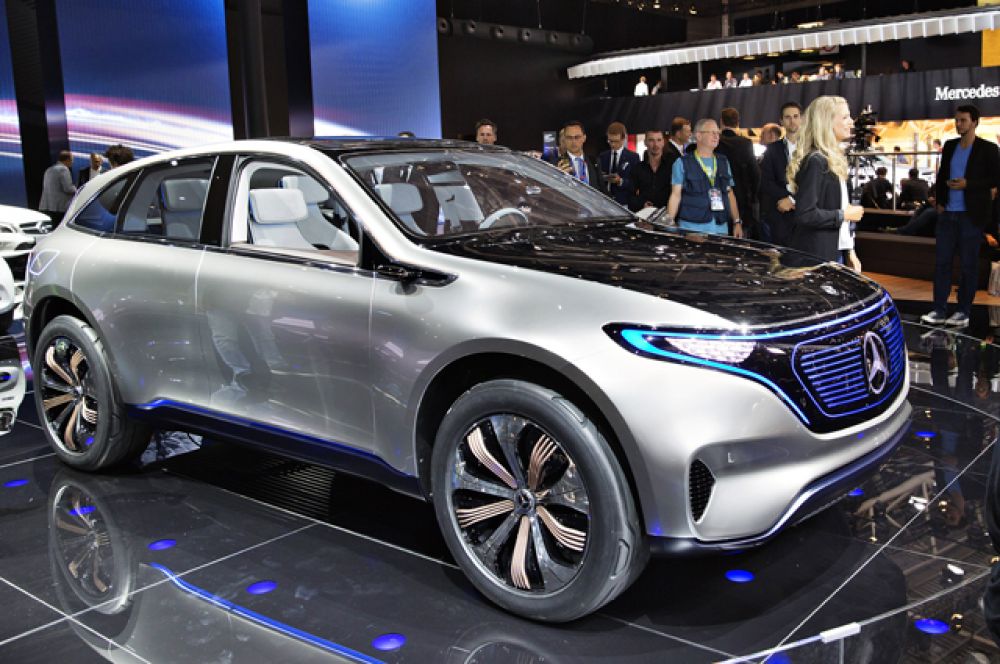 Mercedes-Benz размышляет над обликом автомобилей будущего. Концепт Generation EQ стал гибридным и автономным. Запас хода обещают в 500 км. и мощность в 400 л.с. Разгон до «сотни» за 5 сек.