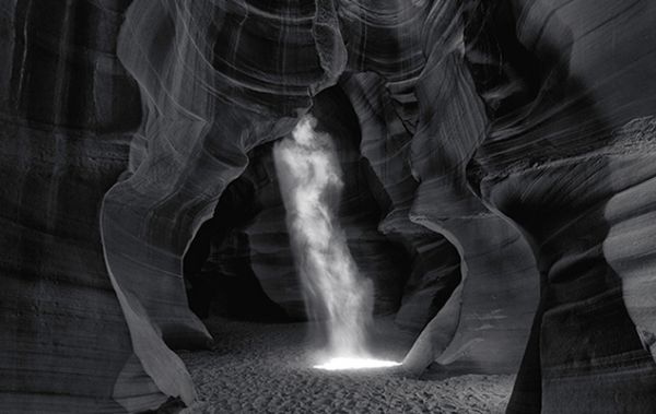 Ну и самая дорогая фотография за всю историю человечества под названием «Фантом» оценивается в 6,5 млн. долларов и была сделана Питером Ликомом в одном из американских каньонов