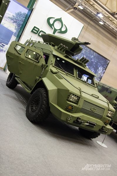 Компания «Bogdan» тоже представила новый бронетранспортер БАРС-8