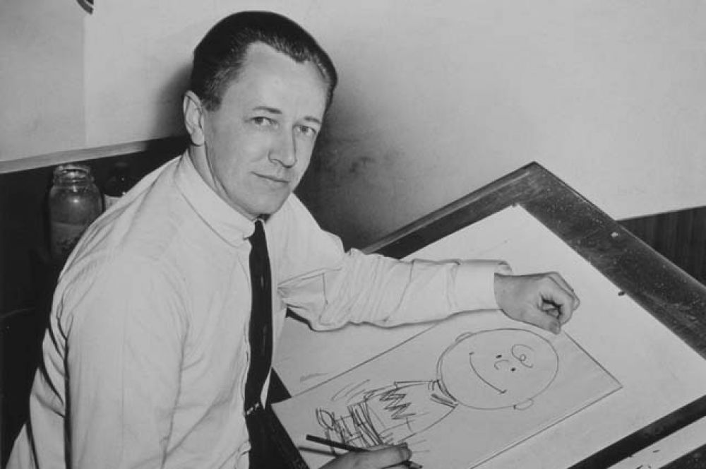 2 место: американский художник-карикатурист, автор серии комиксов Peanuts про мальчика Чарли Брауна и его собаку Снупи Чарльз Шульц. Умер в 2000-м, доход в 2016 году —$48 млн.