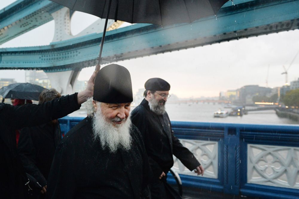 Патриарх Кирилл во время прогулки по Лондону.