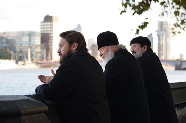 Патриарх Кирилл во время прогулки по Лондону.