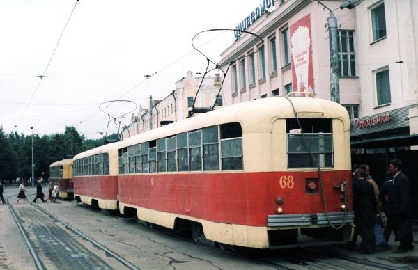 В 80-е годы трамвайное депо насчитывало 107 единиц РВЗ-6М2. Многие из них эксплуатировались сцепленными попарно.