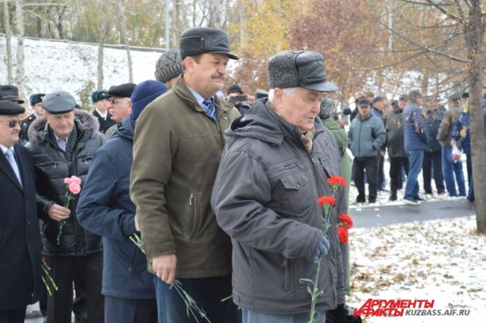 Неоднократно оно также признавалось лучшим в Сибирском военном округе и среди училищ связи сухопутных войск Советской Армии.