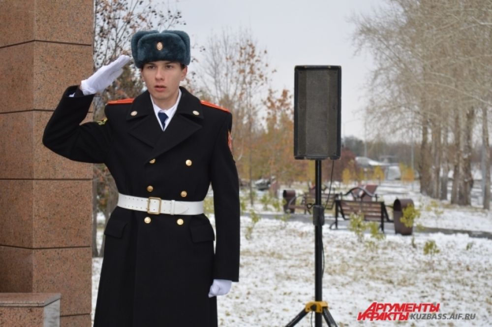Для пропаганды патриотизма в Кузбассе даже создано местное отделение всероссийского детско-юношеского движения «Юнармия», где в школьниках воспитывается любовь к России.