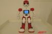 Робот Боби умеет танцевать и разговаривать на английском языке.