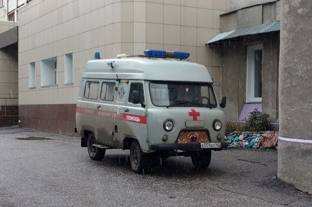 Жители Красноярска сдавали кровь для пострадавшей женщины.