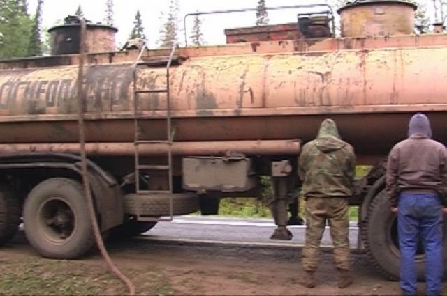 В Оренбургской области задержали банду, которая несколько лет похищала нефть.