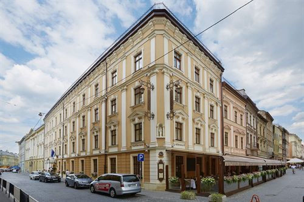 Второе место - Hotel Leopolis, который находится во Львове по адресу ул. Театральная 16