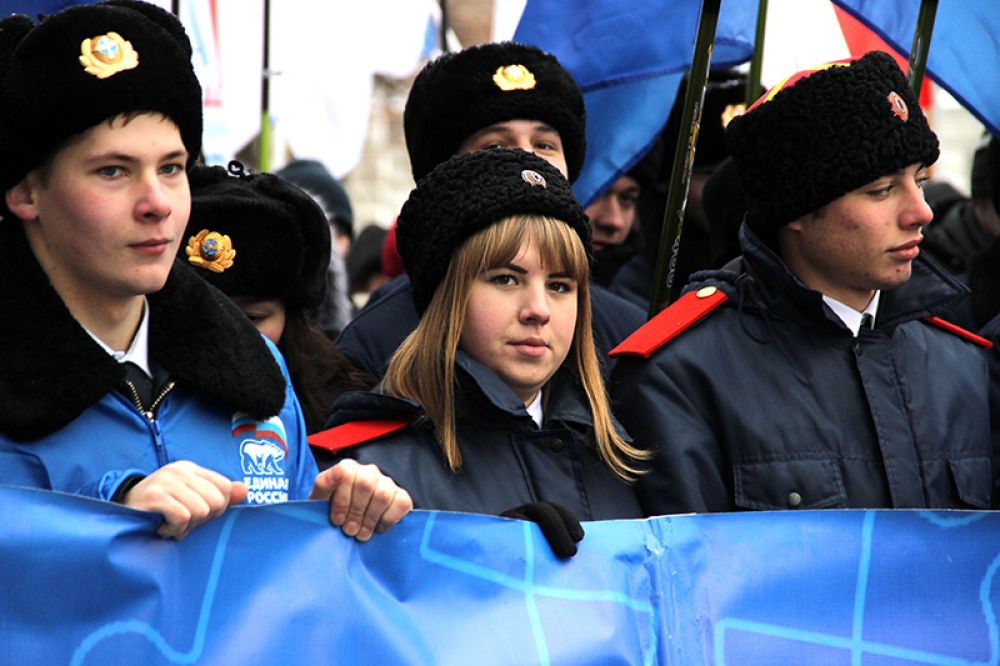 Молодёжь предпочла идти под знамёнами "Единой России"
