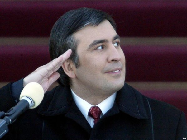 Как известно, Саакашвили неоднократно выступал с критикой в адрес Порошенко. Также он прошелся по Яценюку и Коломойскому