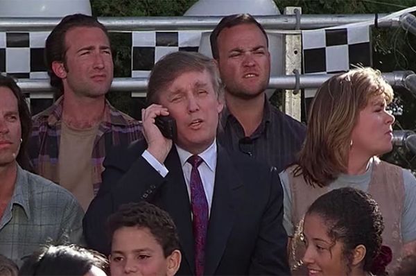 В фильме «Маленькие негодяи» (1994) Дональд Трамп играет состоятельного отца одного из мальчишек, которые организовали клуб женоненавистников.