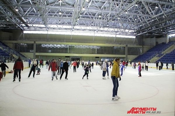 11 ноября иркутяне впервые смогли посетить Ледовый дворец и покататься здесь на коньках.
