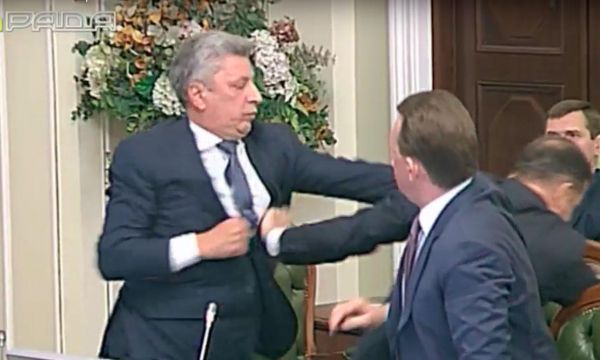 Ляшко сделал сильные заявления, но проверять их не стали. Просто дали возможность Юрию выпустить пар