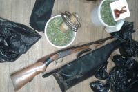 Изъятое оружие и боеприпасы