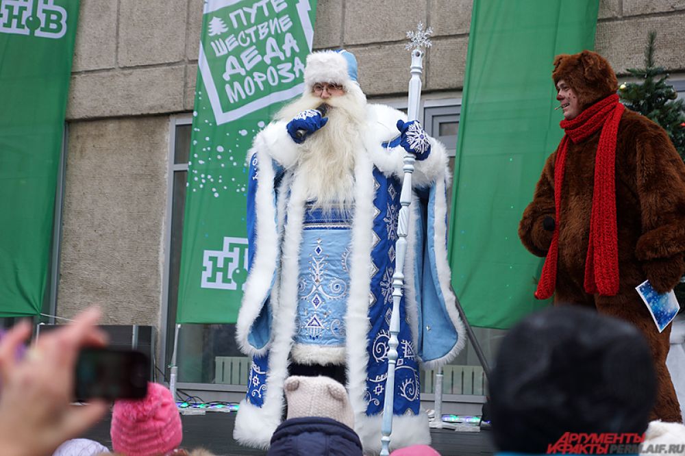 Новогодний волшебник пожелал крепкого здоровья всем гостям праздника.