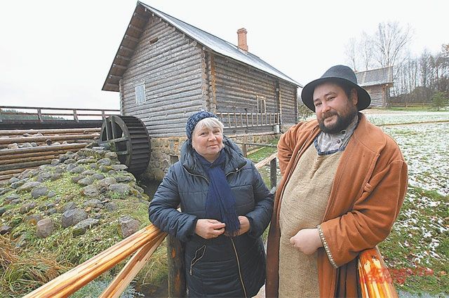 Татьяна с сыном на пушкинской мельнице (ноябрь 2016 г.).