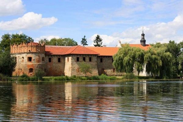 Замок князей Острожских в Хмельницкой области был построен еще в XVI столетии
