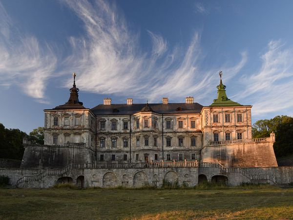 Подгорецкий замок строился с 1635 по 1640 года. Находится он во Львовской области