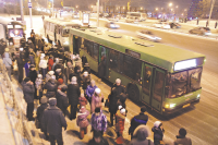 700 тысяч пассажиров в день перевозит общественный транспорт.