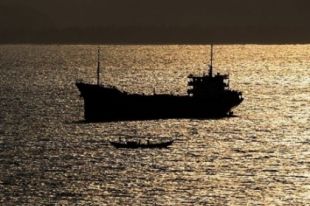 На борту захваченного корабля находятся граждане Украины