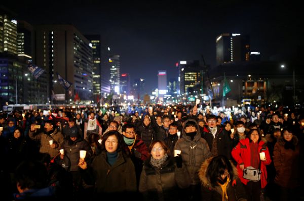 Митинг за отставку президента Южной Кореи.