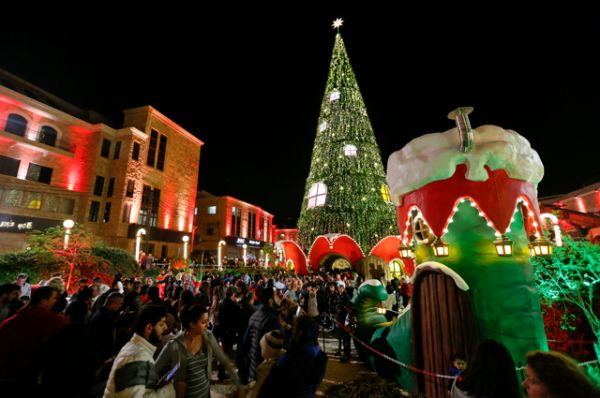 Рождественская ель в городе Библ в Ливане.
