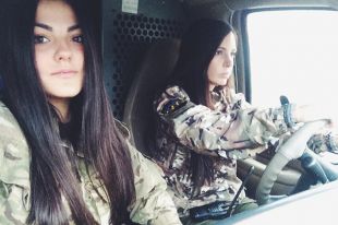 Очаровательные украинские волонтерки