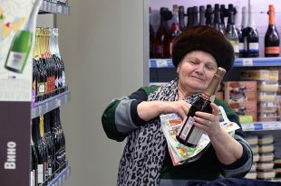 Сильнее всего дорожают сладости и алкоголь.
