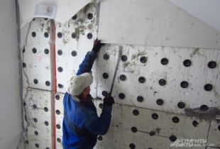 Предусмотренные контрактом работы должны были завершиться до 31 декабря 2013 года, однако до настоящего времени не выполнены.