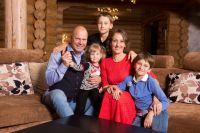 Алексей Кортнев с семьей.