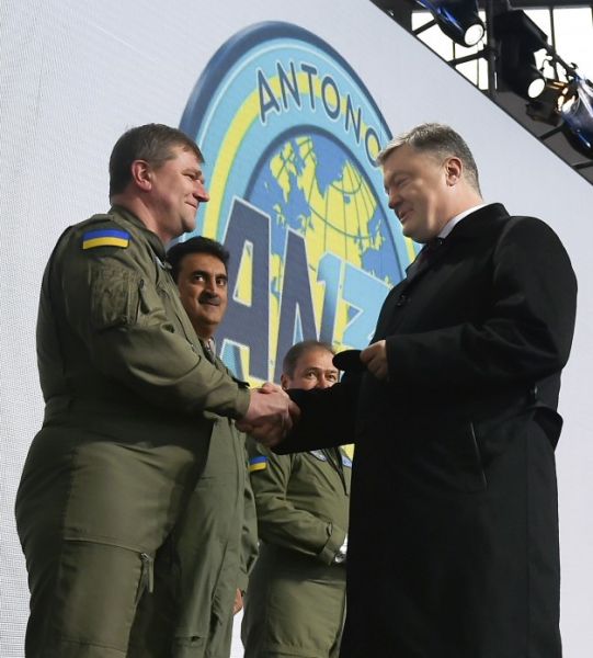 У Порошенко отмечают, что сотрудничество между Украиной и Саудовской Аравией в авиационной сфере среди наиболее перспективных направлений развития двусторонних отношений
