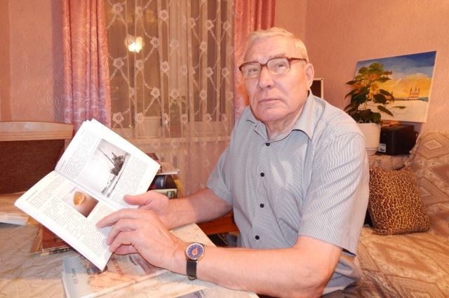 Иван Песцов написал несколько книг о своём опыте работы в КГБ.