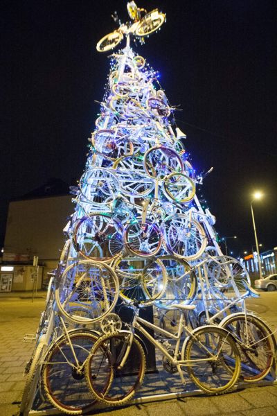 Ель из велосипедных колес в Польше.
