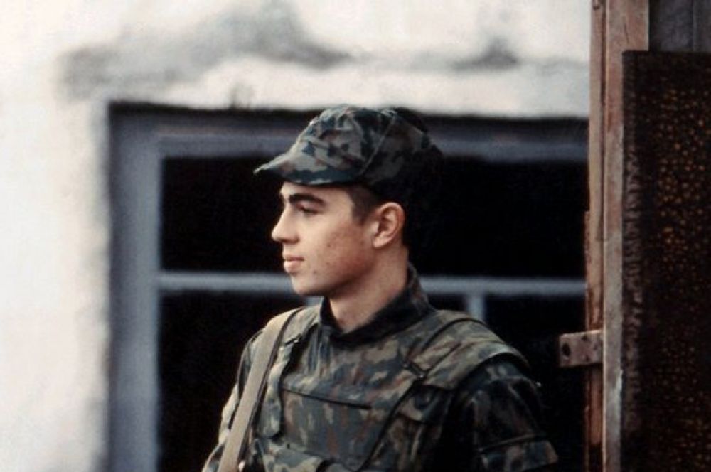 В 1995 году Сергей Бодров-старший снимал в Дагестане картину «Кавказский пленник». Бодров-младший стал исполнителем одной из главных ролей — срочника Вани Жилина — партнёром Олега Меньшикова, который в этом фильме сыграл роль контрактника Александра Ряполова.