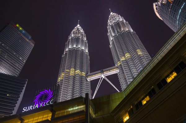 8 место. «Башни Петронас», Куала-Лумпур, 451 метр. Это самые высокие башни-близнецы в мире с 1998 года по настоящее время.