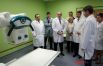 В Челябинске открылся новый областной перинатальный центр. Теперь беременные, роженицы и новорождённые смогут получить качественную помощь - к их услугам высококвалифицированные врачи и самое современное оборудование.
