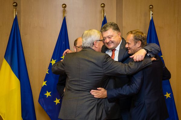 Порошенко тоже не отстает