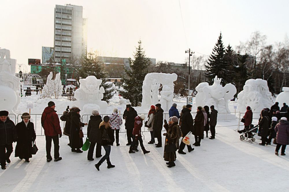 По традиции, победителей и призеров объявлял мэр Новосибирска на главной площади города