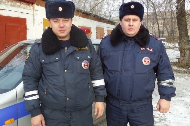 Победителями стали инспекторы ДПС Евгений Подтеребов и Евгений Ильченко.