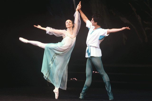 Людмила Семеняка и Николай Дорохов в сцене из балета «Каменный цветок». 1990 год.