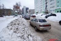 Засыпанные снегом парковки - типичное явление для Перми после снегопадов.